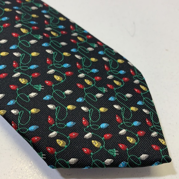 🎄 NWT St. Nicholas square Christmas Lights Themed Men’s Neck Tie. - Picture 1 of 8